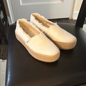 Toms Off-White Slip-Ons